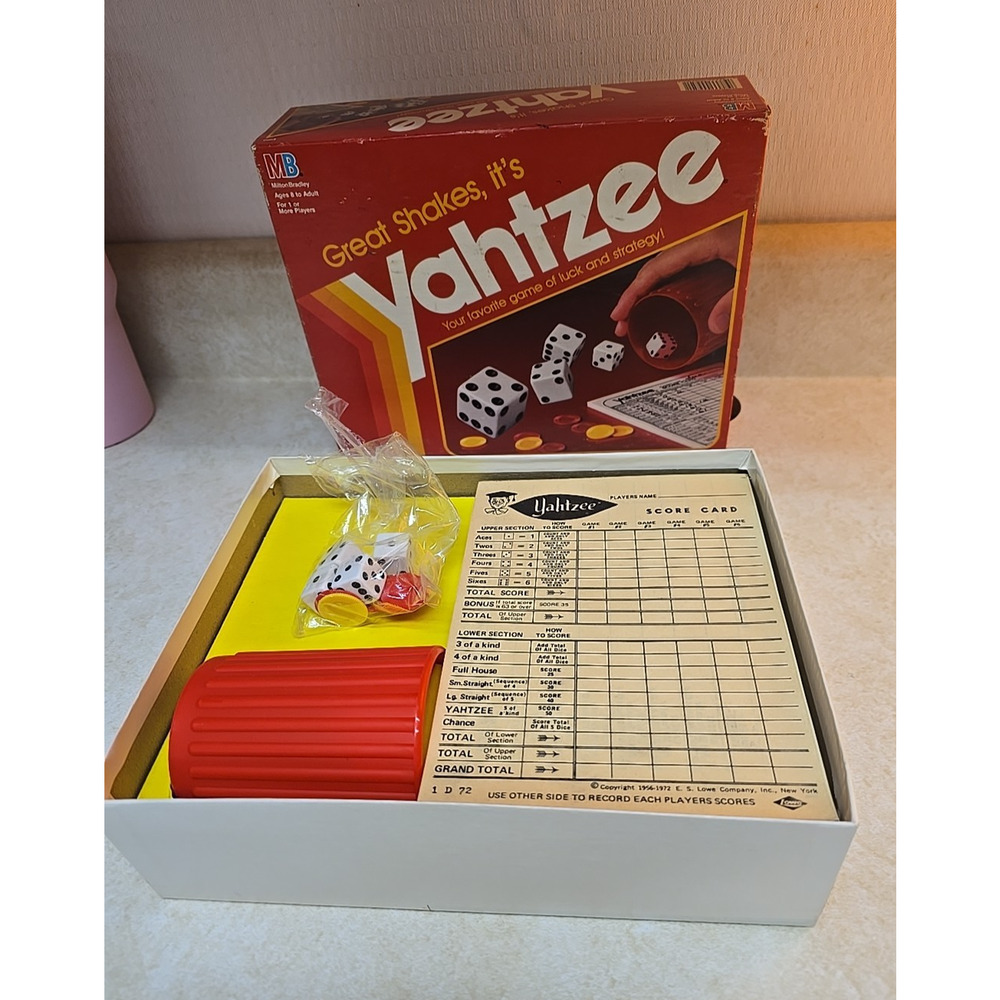 Vtg 1991 Milton Bradley MB Yahtzee Classic Strategy Dice Game #950 -‎ Complete